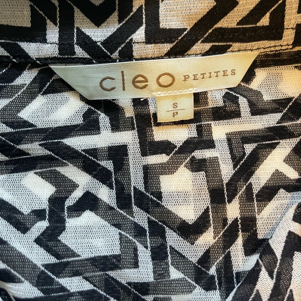 Cleo size small buttoned blouse